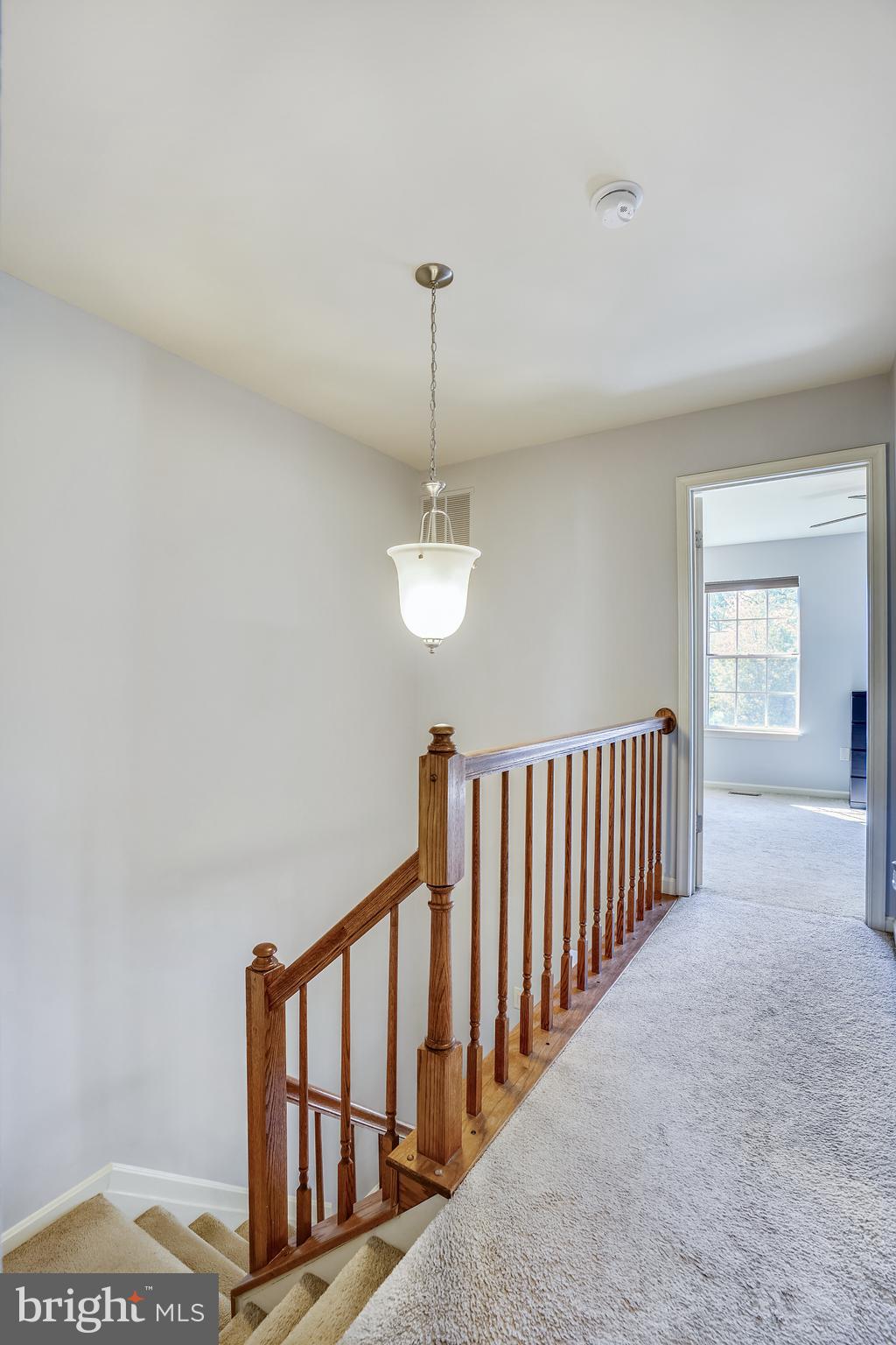 3759 Foxford Stream Road Baltimore, MD 21236 - Photo 17 of 37 Upstairs common area