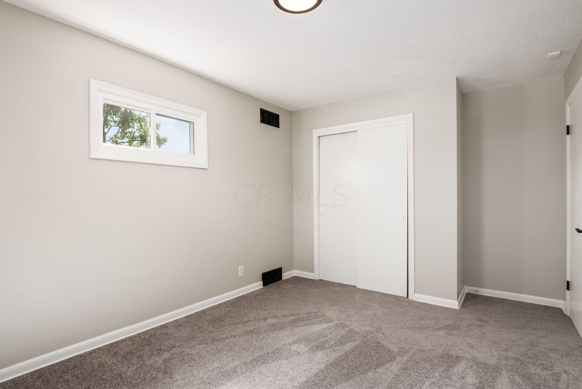 6851 Smoky Row Road Columbus, OH 43235 - Photo 23 of 40 024__h 6851 Smoky Row Rd-1071