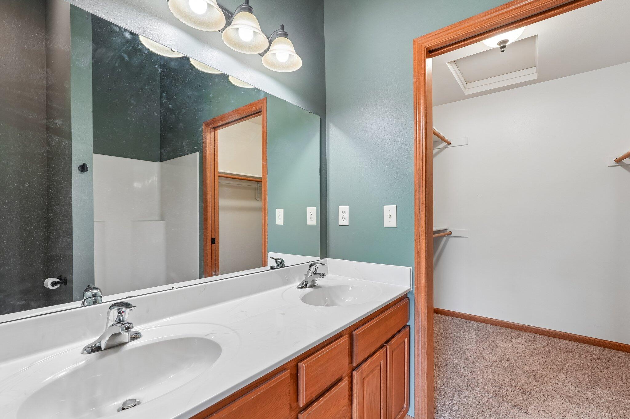 865 Prairie Gardens, Unit 91 Kewaskum, WI 53040 - Photo 24 of 39 Primary Bath