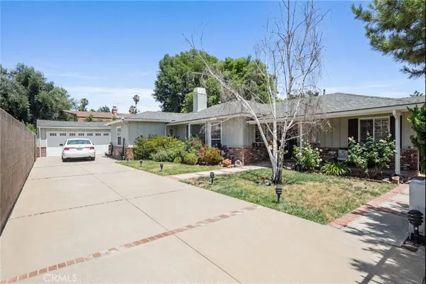 $999,999 | 15571 Otsego Street, Los Angeles, CA 91436