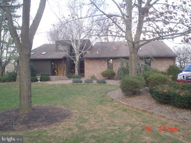 1125 East Newport Road Lititz, PA 17543 - Photo 1 of 22