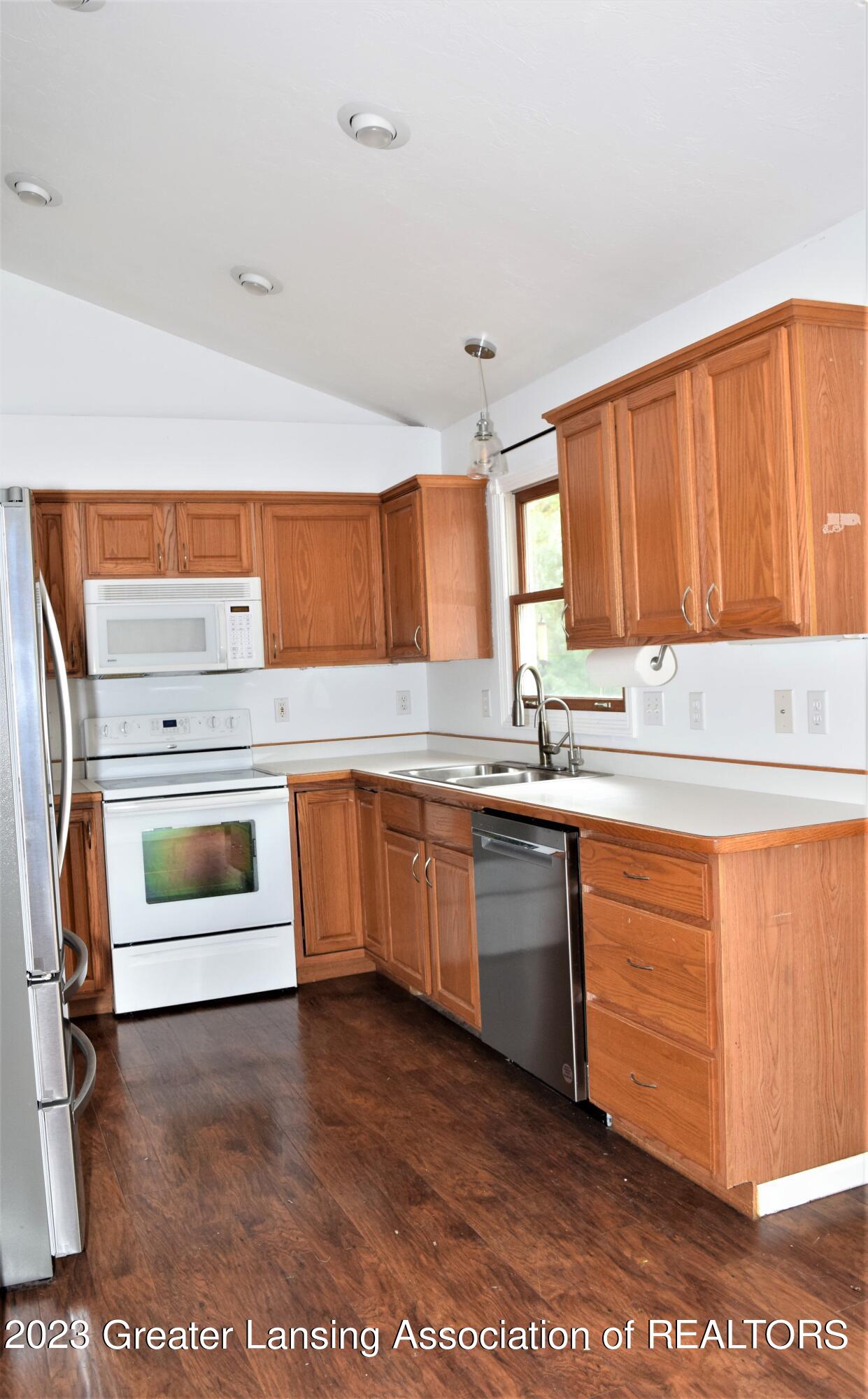 9129 Riverside Drive Grand Ledge, MI 48837 - Photo 14 of 55 DSC_0028