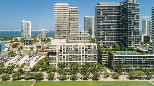 $4,395 | 3470 East Coast Avenue, Unit H2508, Miami, FL 33137