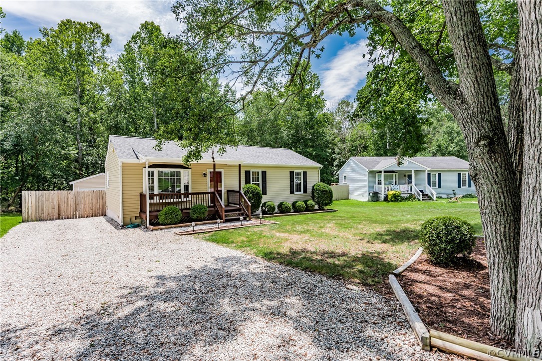 10219 Carol Anne Road Chesterfield, VA 23832 - Photo 4 of 31 Gallery Image 4