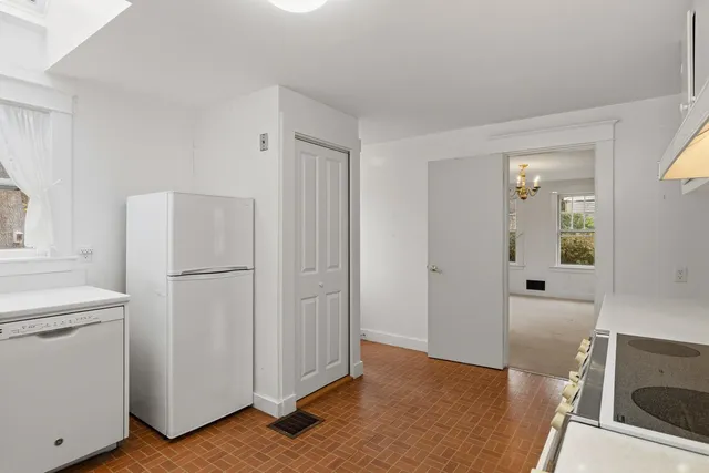 $899,000 | 175 Wentworth Road, New Castle, NH 03854