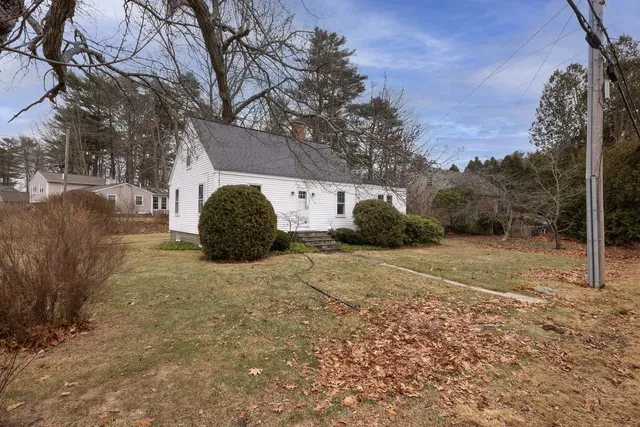 $899,000 | 175 Wentworth Road, New Castle, NH 03854