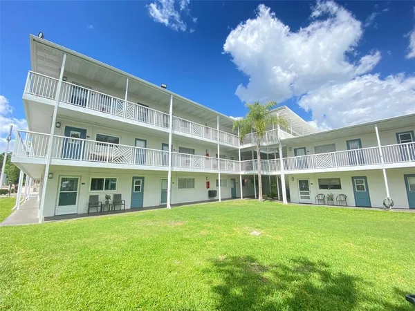 $1,395 | 320 Lakeview Street, Unit 207, Orlando, FL 32804