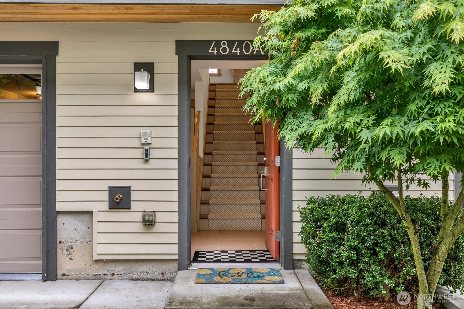 4840 40th Avenue Southwest, Unit A Seattle, WA 98116 - Photo 3 of 31