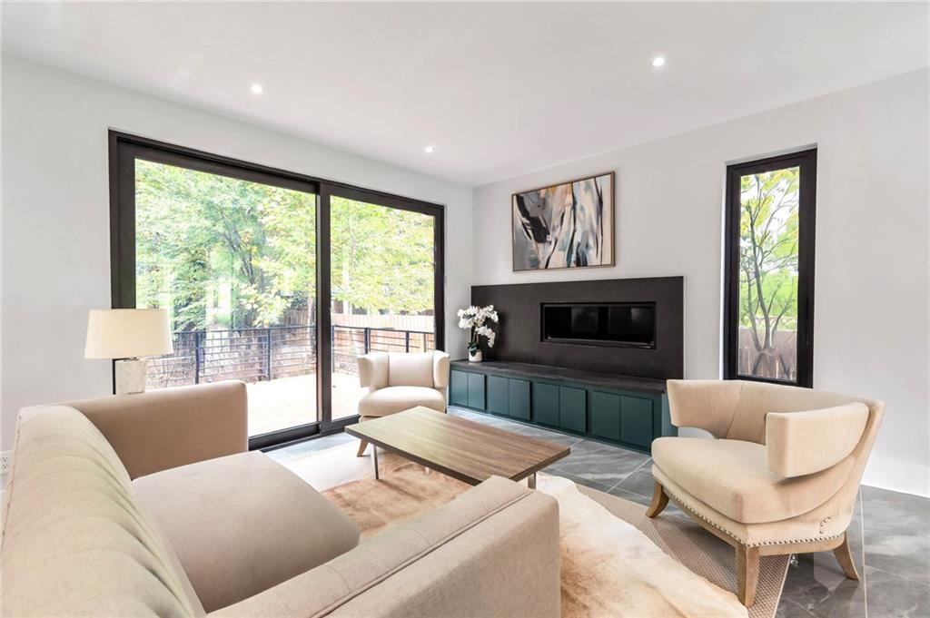 1653 Wayland Circle Northeast Brookhaven, GA 30319 - Photo 9 of 40