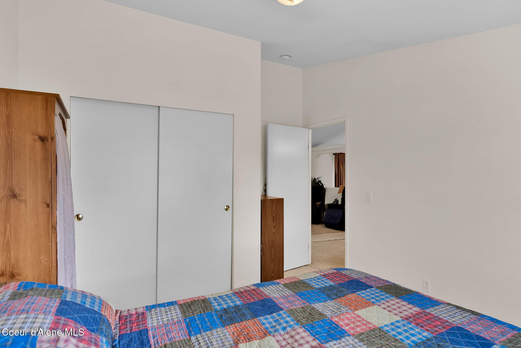 29399 North Clagstone Road Athol, ID 83801 - Photo 12 of 58 13-web-or-mls-SkyLight - Clagstone Int (