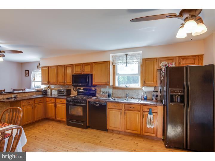 63 Brandywine Road Pemberton, NJ 08068 - Photo 4 of 21 Kitchen