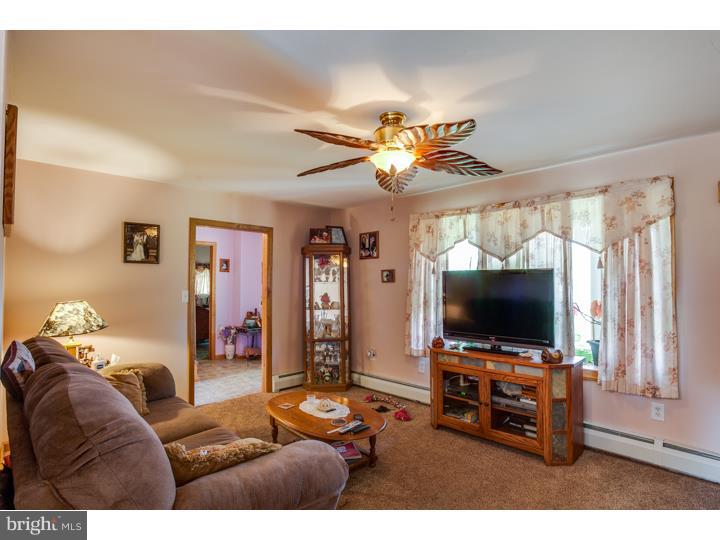 63 Brandywine Road Pemberton, NJ 08068 - Photo 7 of 21 Living Room