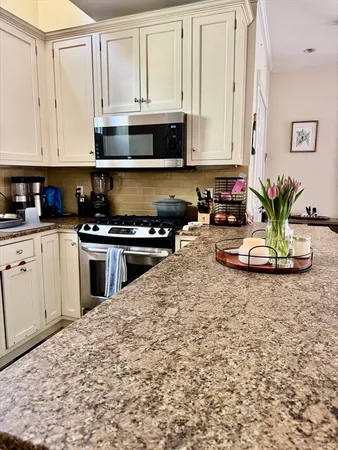 $5,800 | 54 Chestnut Street, Unit 1, Boston, MA 02129