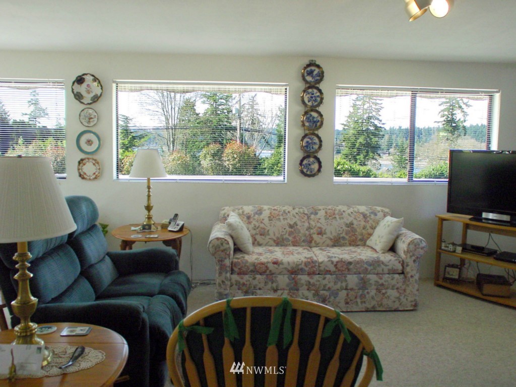 22522 Dockton Road Southwest Vashon, WA 98070 - Photo 3 of 15 Gallery Image 3