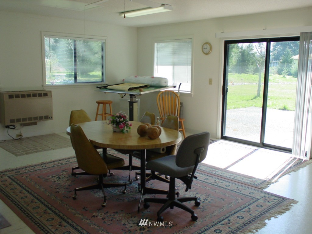 22522 Dockton Road Southwest Vashon, WA 98070 - Photo 7 of 15 Gallery Image 7