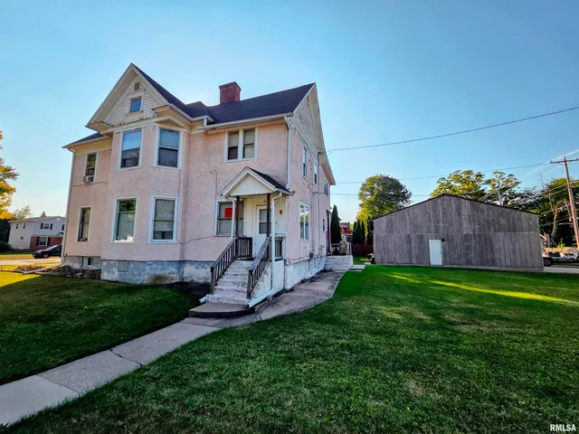 $149,900 | 800 6th Avenue South, Clinton, IA 52732