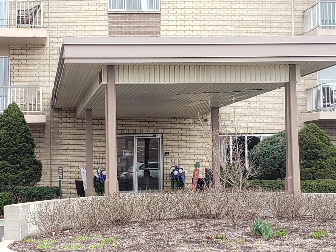 110 West Butterfield Road, Unit 405S Elmhurst, IL 60126 - Photo 6 of 41 Gallery Image 6