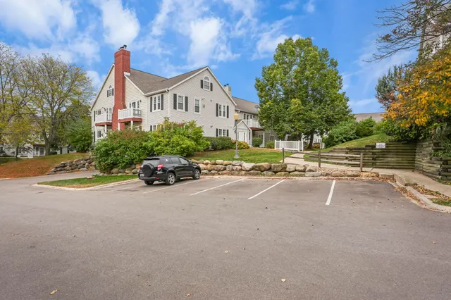 $180,000 | 7201 Flagship Drive, Unit 8, Madison, WI 53719