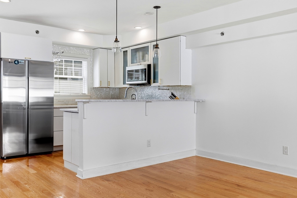 35 Middle Street, Unit 4 Boston, MA 02127 - Photo 4 of 18