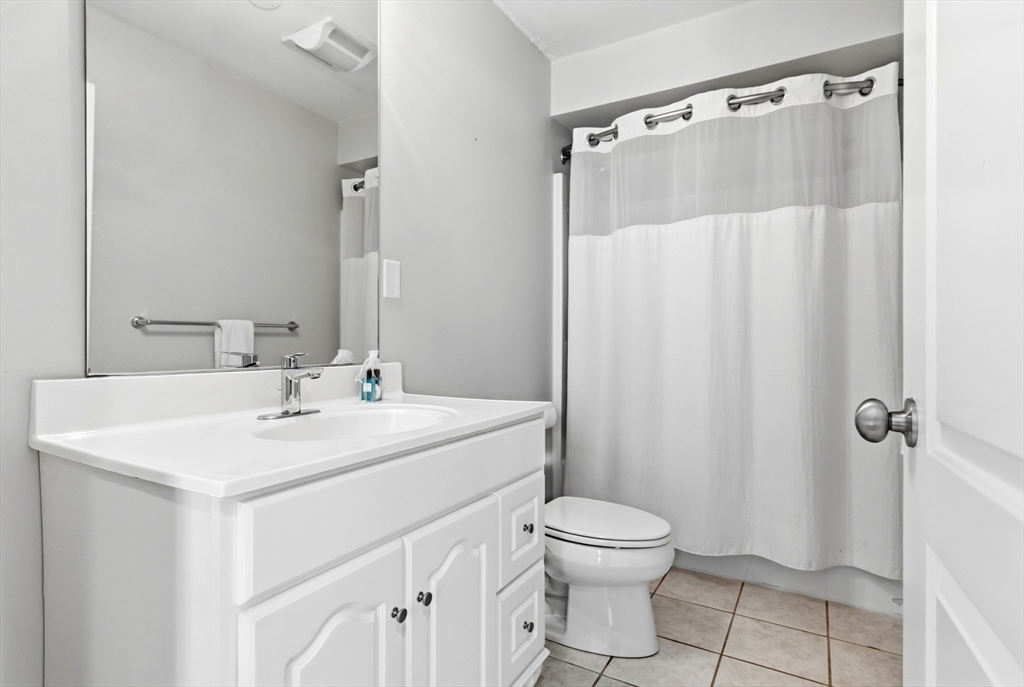 35 Middle Street, Unit 4 Boston, MA 02127 - Photo 8 of 18