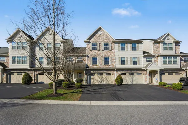 $399,000 | 1804 Vista Drive, Mechanicsburg, PA 17055