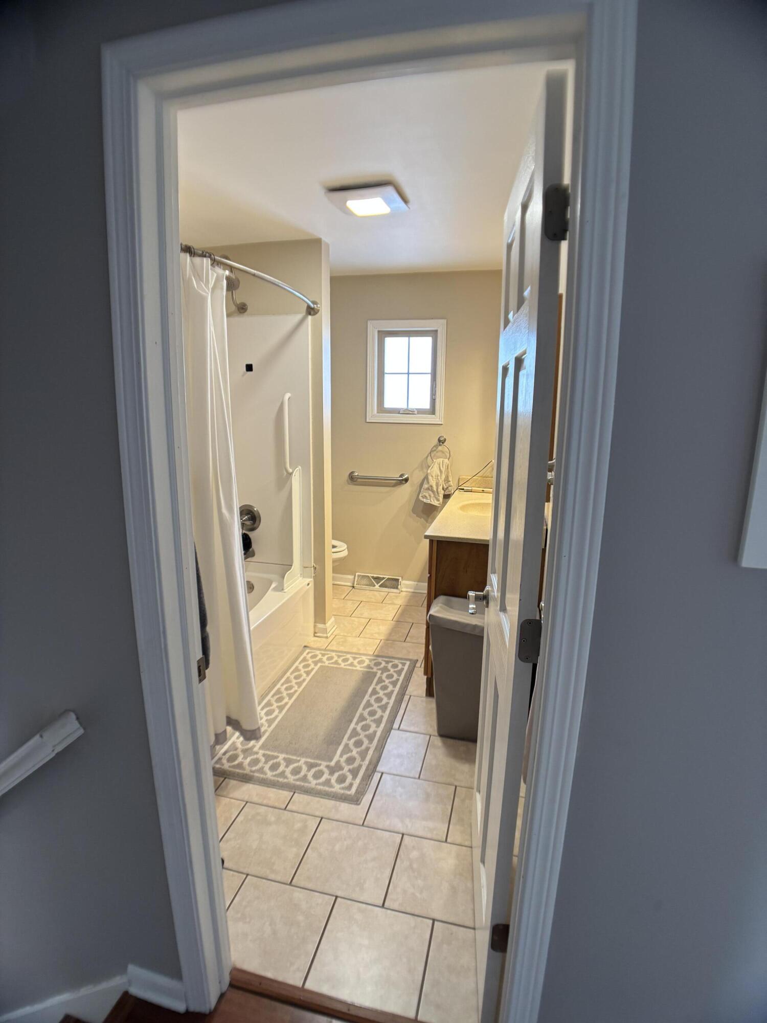 1885 Loganberry Lane Crown Point, IN 46307 - Photo 12 of 39 1500x2000