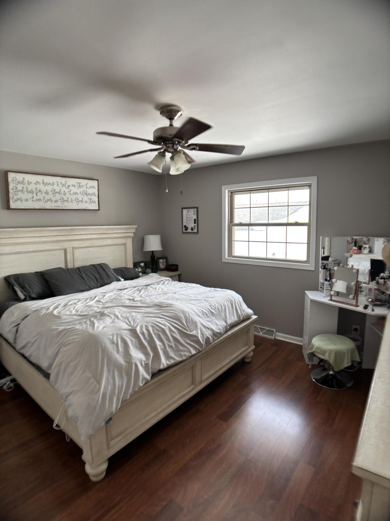 1885 Loganberry Lane Crown Point, IN 46307 - Photo 16 of 39 1500x2000