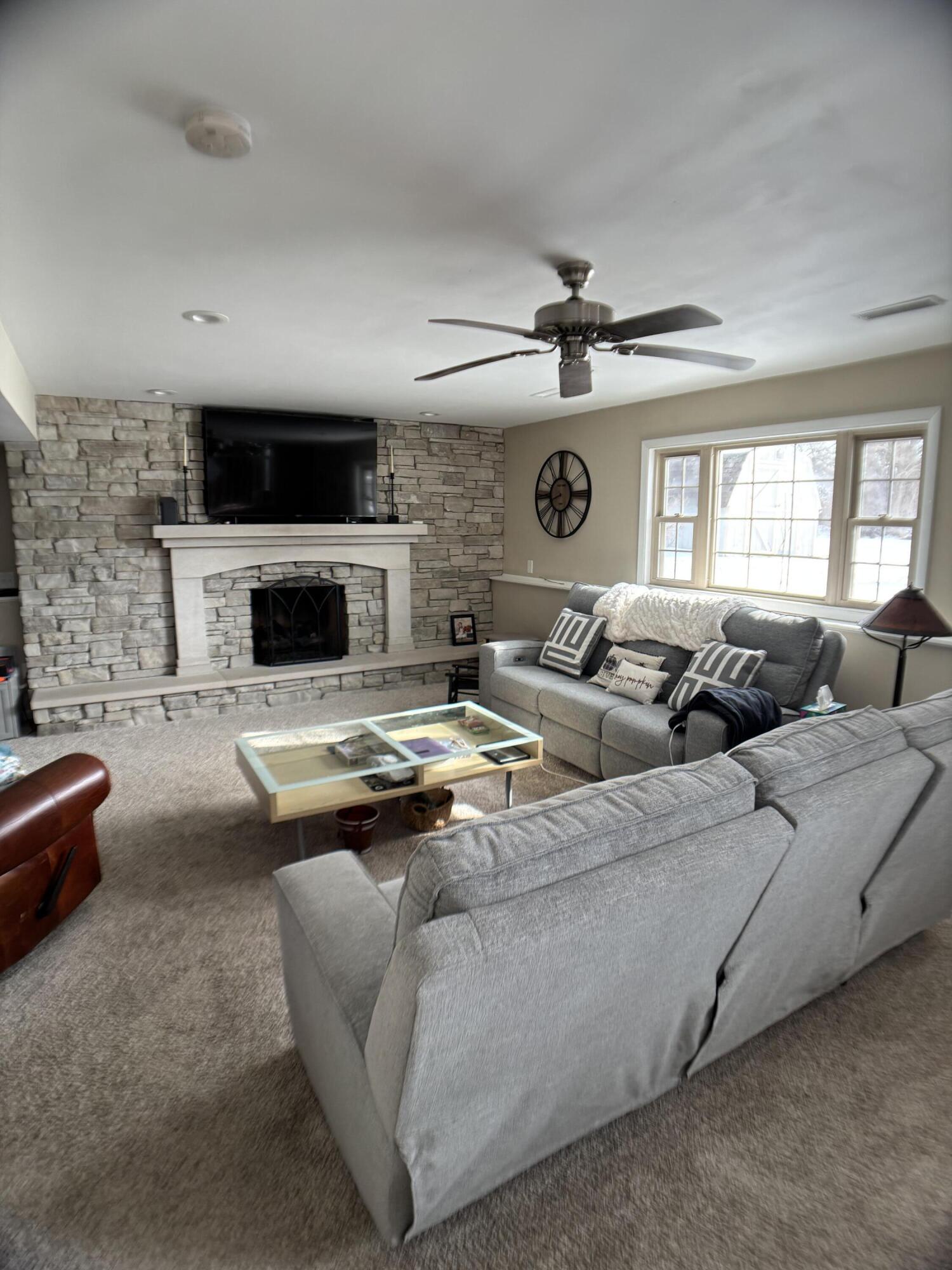 1885 Loganberry Lane Crown Point, IN 46307 - Photo 25 of 39 1500x2000