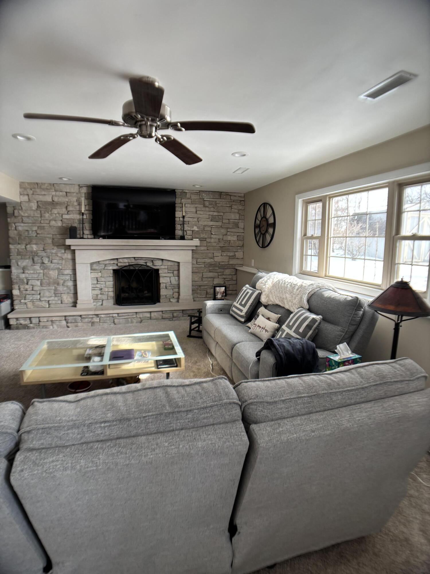 1885 Loganberry Lane Crown Point, IN 46307 - Photo 26 of 39 1500x2000