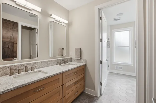$1,599,900 | 1636 Upland Court, Hartland, WI 53029