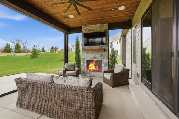 $1,599,900 | 1636 Upland Court, Hartland, WI 53029