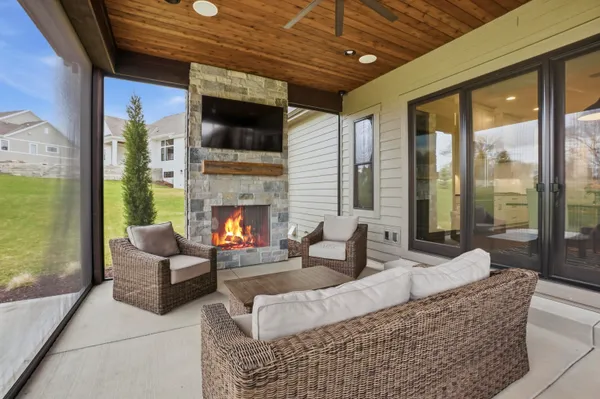 $1,599,900 | 1636 Upland Court, Hartland, WI 53029