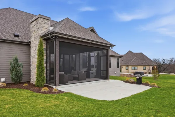 $1,599,900 | 1636 Upland Court, Hartland, WI 53029