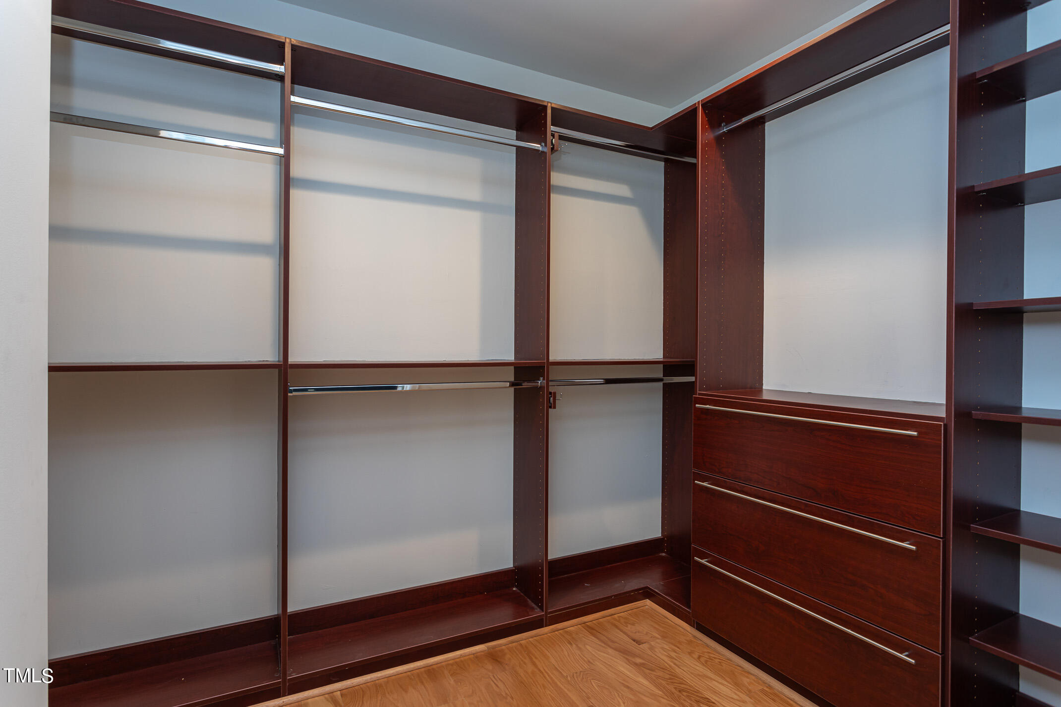 122 North Harrington Street, Unit 1075 Raleigh, NC 27603 - Photo 19 of 38 a room with closet
