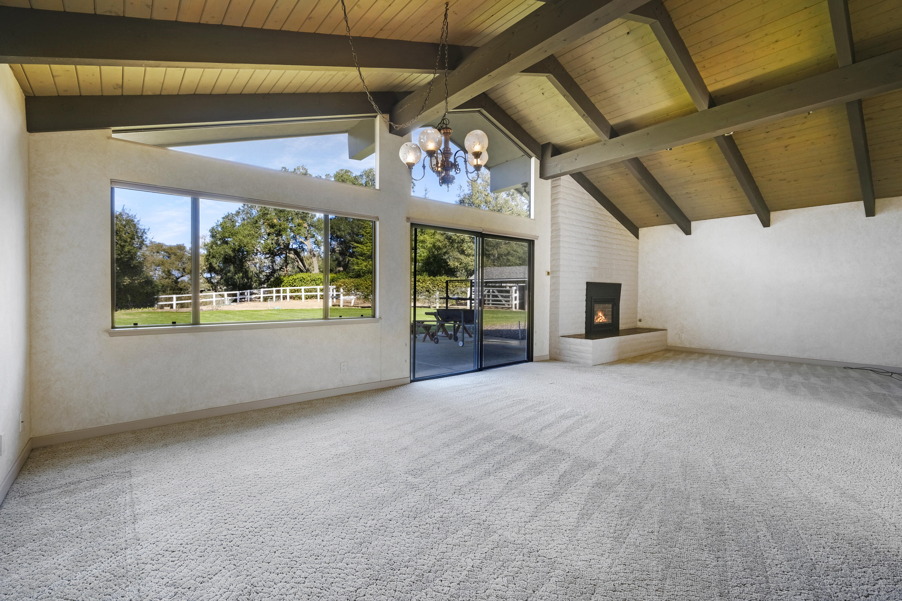 926 Ranch View Lane Solvang, CA 93463 - Photo 7 of 41 RV 11