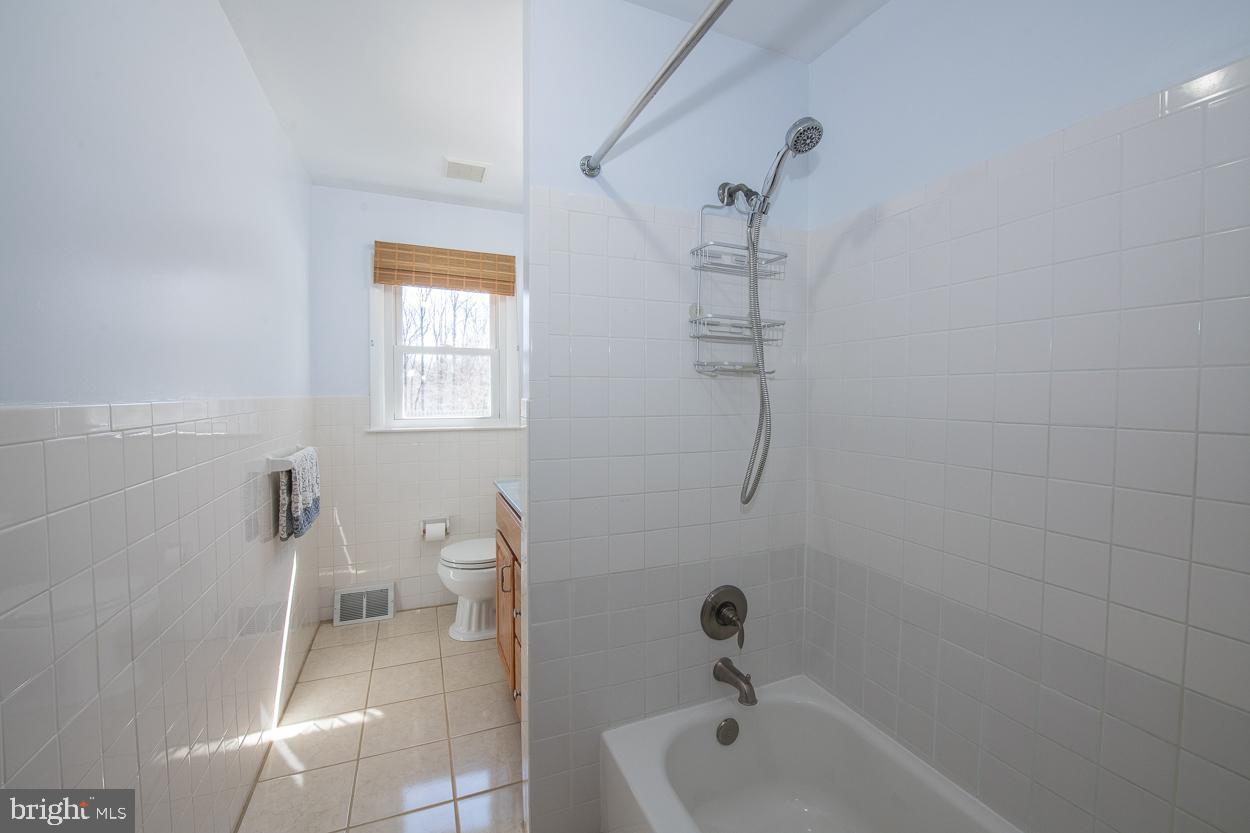 232 Barren Road Media, PA 19063 - Photo 22 of 36 Full Hall Bath