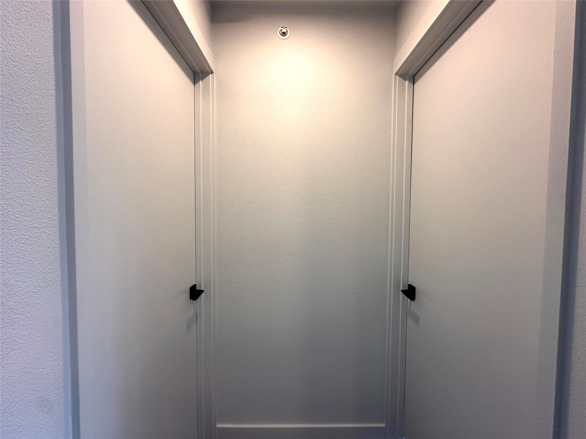 4004 Banister Lane, Unit 312 Austin, TX 78704 - Photo 19 of 27 Detailed view of a textured wall