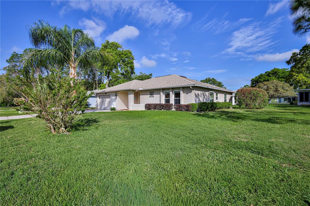 6347 Darien Way Spring Hill, FL 34606 - Photo 5 of 54