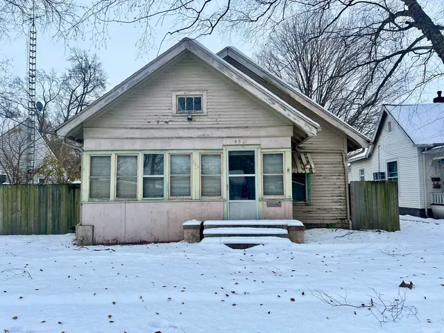 $24,900 | 452 East Washington Street, Arcola, IL 61910