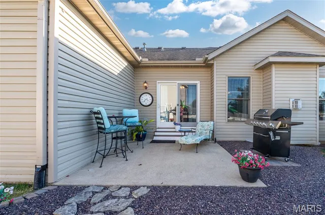 $405,000 | 8037 Austin Drive, Troy, IL 62294