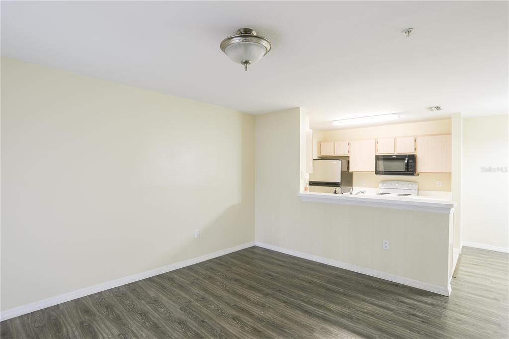 5451 Vineland Road, Unit 2111 Orlando, FL 32811 - Photo 8 of 13