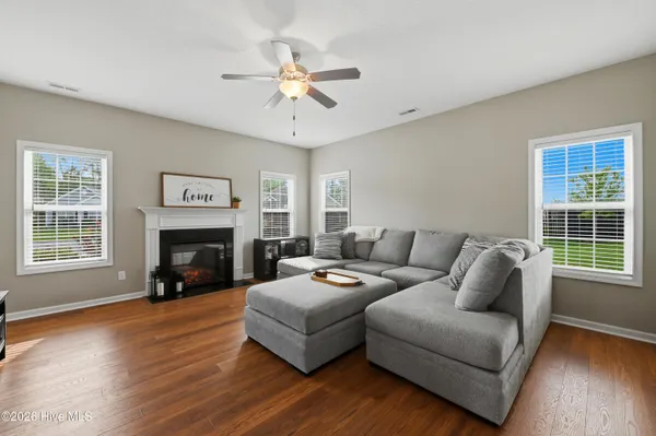 $420,000 | 106 Regatta Way, Sneads Ferry, NC 28460
