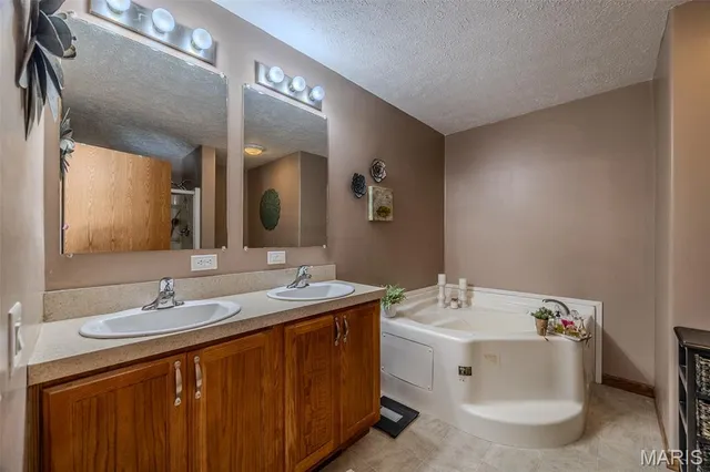 $459,000 | 6991 Ely Road, Hartville, MO 65667