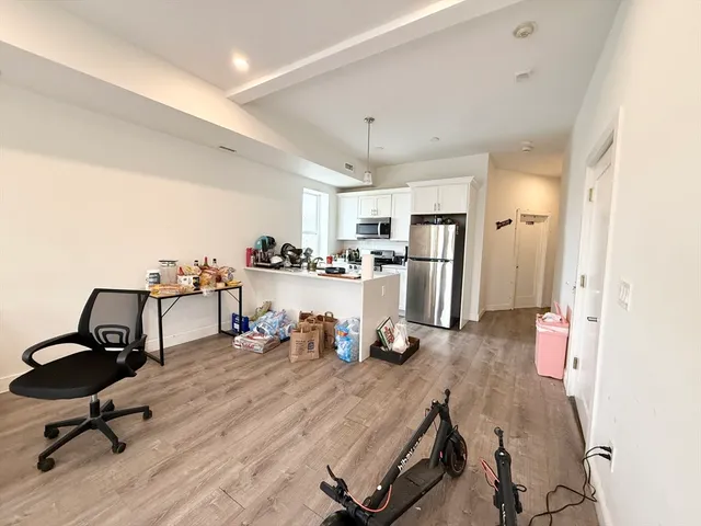 $3,750 | 301-305 Dudley Street, Unit 8, Boston, MA 02119