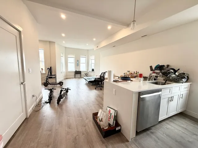 $3,750 | 301-305 Dudley Street, Unit 8, Boston, MA 02119