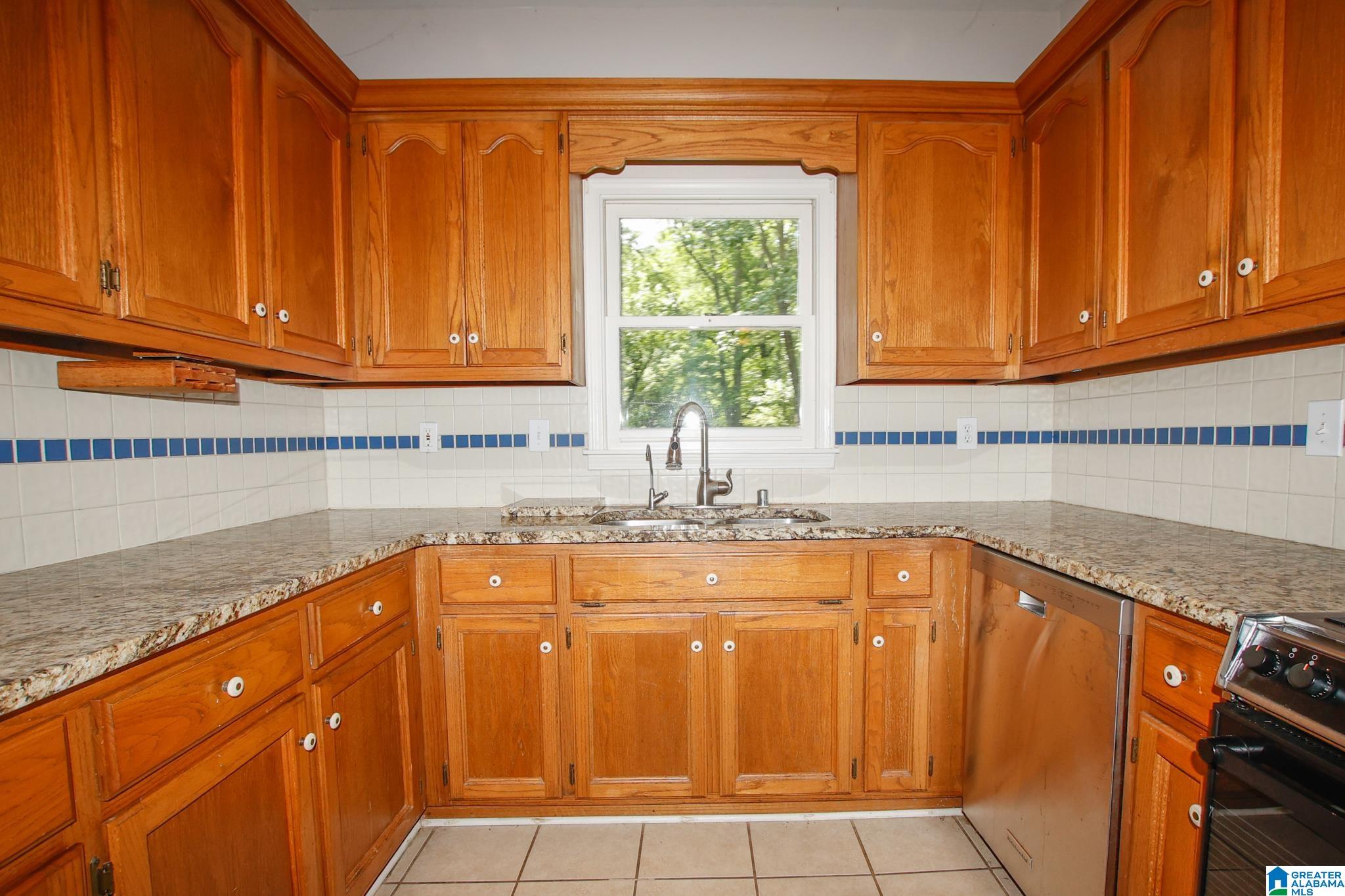 72 Ridgeview Lake Road Alabaster, AL 35007 - Photo 8 of 42