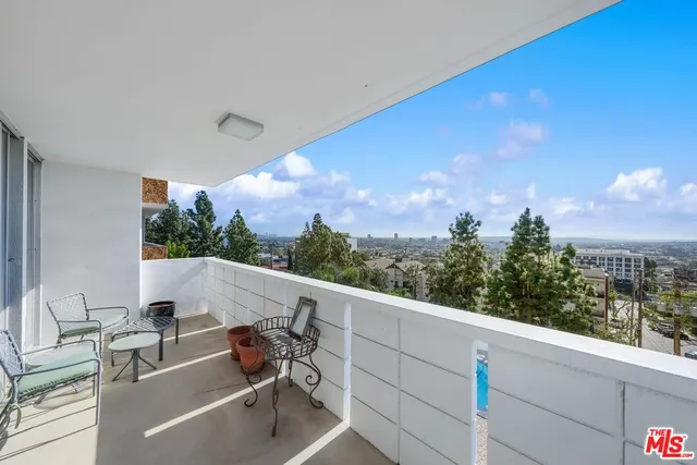 $699,000 | 8787 Shoreham Drive, Unit 310, West Hollywood, CA 90069