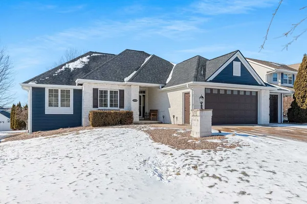 $519,900 | 1228 Gail Drive, Green Bay, WI 54311