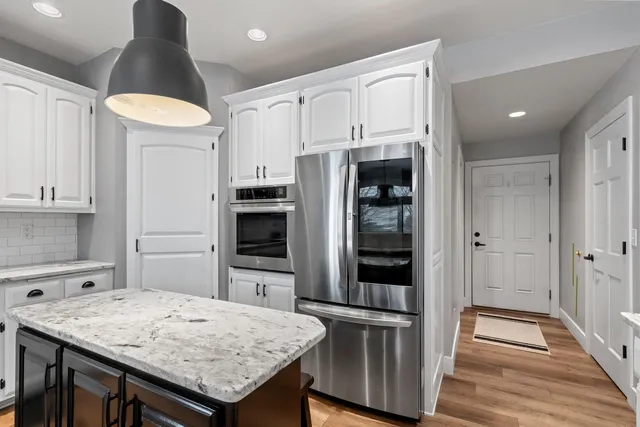 $524,900 | 1228 Gail Drive, Green Bay, WI 54311