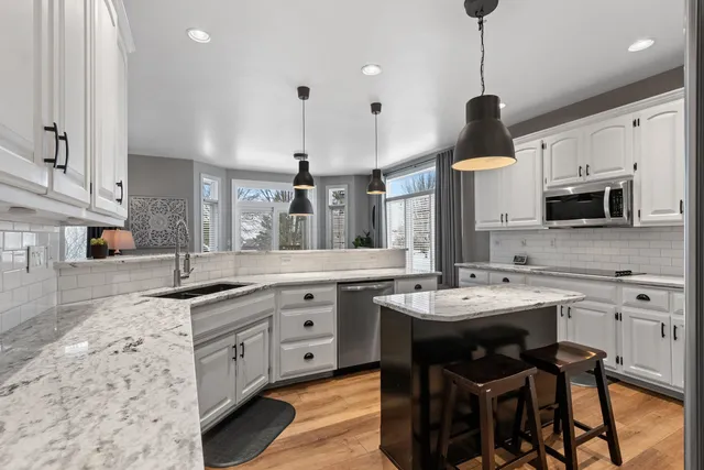 $524,900 | 1228 Gail Drive, Green Bay, WI 54311